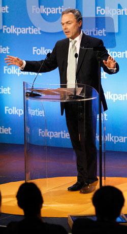Jan Björklund talar på Folkpartiets partiråd. Jan Björklund talar på Folkpartiets partiråd.