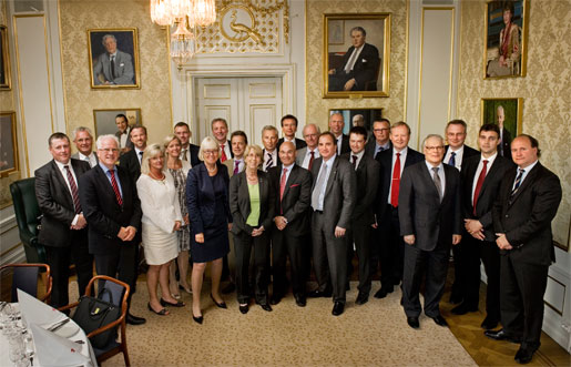 Undertecknarna av industriavtalet. Undertecknarna av industriavtalet.