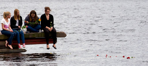 utoya Sörjande vid Utøya.
