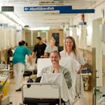 Torsten ska äntligen få foten röntgad. Och ännu en brits att dra för Agneta Bolander.