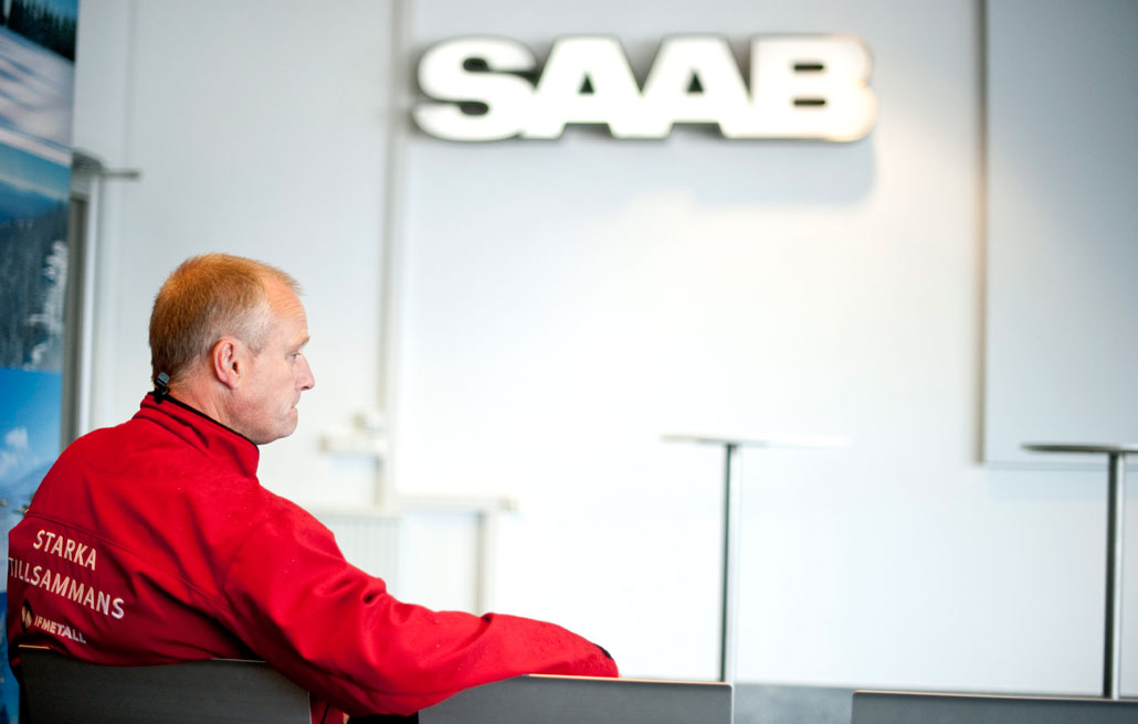 Håkan Skött, klubbordförande för IF Metall på Saab, är orolig men vill ännu tro att Victor Muller kan vända skutan.