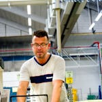 – Övertiden sliter mentalt. Man står bara och mal och är trött. Och inget känns roligt, säger Peter Lund.