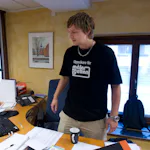 Stefan Johansson hoppas att LO kommer att hinna lyssna på 100 000 unga till våren 2012.