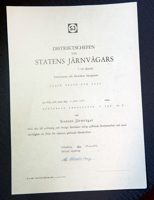1971 blir Ove Daag k-märkt, alltså livstidsanställd: Bandistriktets chef ”konstituerar och förordnar” honom som ordinarie banbiträde.