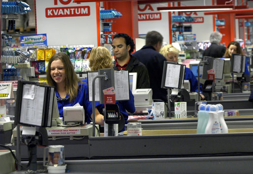 Kvitton kan vara farliga, enligt Kemikalieinspektionen. Arbetsmiljöverket ser dock inga stora risker.