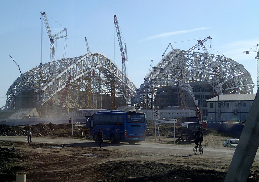 Stadiumbygge inför OS i Sotji.