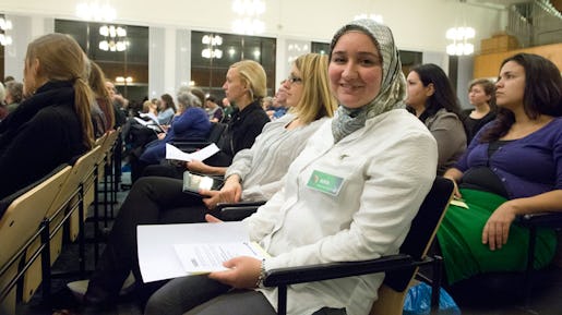 Derya Uzel Senir kandiderar till kommunfullmäktige i Stockholm för Miljöpartiet. Foto: Bertil Enevåg Ericson Klicka för större bild