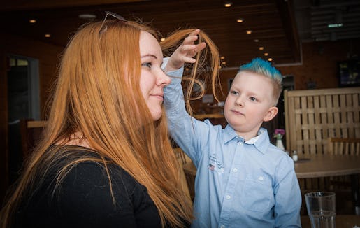 – När jag blir stor ska jag bli rik så att du slipper jobba mamma, säger Madelén Janssons sexårige son William. Foto: kim kangas