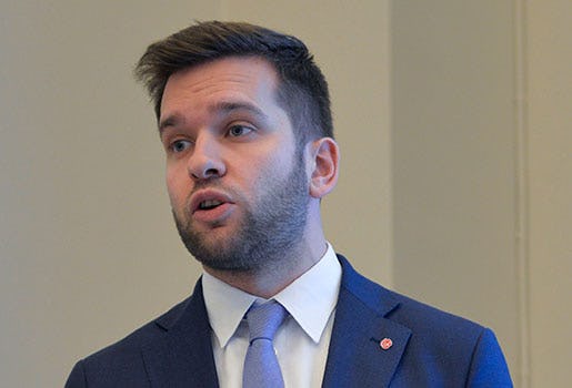 – Den tidigare regeringen sköt alltför ofta ifrån sig ansvaret, säger sjukvårdsministern Gabriel Wikström. Foto: Vilhelm Stokstad