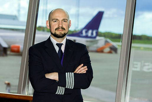 – Pay to fly har blivit allt vanligare de senaste åren, säger Pilotföreningens ordförande Martin Lindgren. Själv skulle han aldrig åka med ett plan där piloten betalar för att jobba. Foto: Claudio Bresciani