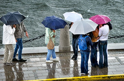 Inget uteserveringsväder. Foto: Tomas Oneborg