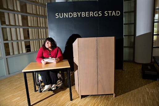 Veronica Kallander har en egen talarstol i fullmäktigesalen. Foto: Linus Meyer