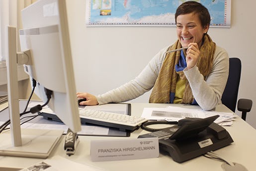 ”Nu kommer det an på den tyska byråkratin. En svetsare som kan svetsa – låt honom bevisa det och ge honom ett papper på att han kan”, säger Franziska Hirschelmann från Arbetsförmedlingen. Foto: Unn Gustafsson