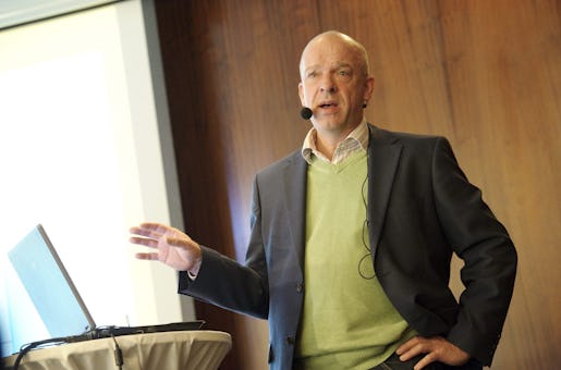 STOCKHOLM 20111026 Dagens Samh‰lles chefredaktˆr Mats Edman n‰rvar n‰r Dagens samh‰lle anordar debatt om rapporten, "Den offentliga marknaden" p Operaterassen i Stockholm. Foto: Henrik Montgomery / SCANPIX Kod: 10060