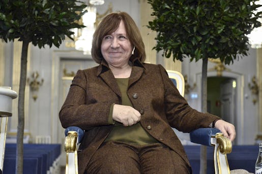 STOCKHOLM 2015-12-06 Vitryska litteraturpristagaren Svetlana Aleksijevitj hÂller en presskonferens p Nobelmuseet i Stockholm p sˆndagen. Foto: Claudio Bresciani / TT / Kod 10090