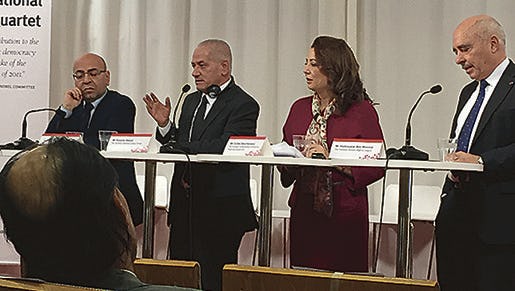 Från vänster: Mohamed Fadhel Mahfoudh, det nationella advokatsamfundet, Hassine Abassi, fackföteningsrörelsen UGTT, Ouided Bouchamaoui, arbetsgivarna UTICA och Abdessatar Ben Moussa människorättsorganisationen LTDH. Foto: LIv Beckström