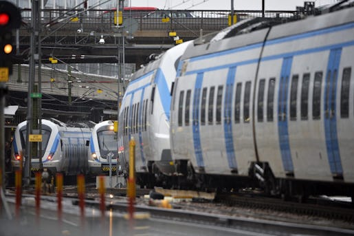 STOCKHOLM 20150322 En spricka i en v‰xel vid Tegelbacken n‰ra Stockholms centralstation st‰ller till kaos i tÂgtrafiken. All tÂgtrafik pÂverkas till och frÂn Stockholm sˆderifrÂn, inklusive pendeltÂg. Foto Henrik Montgomery / TT kod 10060