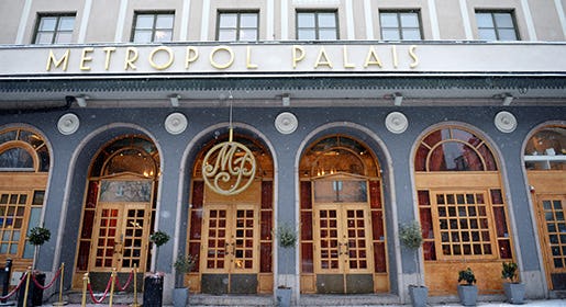 STOCKHOLM 20160113 Fackfˆrbundet Kommunal har vid flera tillf‰llen hyrt ut sin lyxkrog Metropol Palais till nakenkabarÈ och champagnefester med porrstj‰rnan Puma Swede. --- Metropol Palais p Sveav‰gen i Stockholm. Foto: Maja Suslin/TT kod 10300