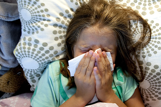 TRONDHEIM 20090805: Illustrasjonfoto av forkj¯lelse-influensa. MODELLKLARERT Foto: Gorm Kallestad / SCANPIX NORGE / SCANPIX / kod 20520