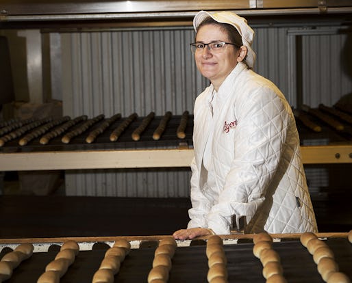 – Jag anser att det behövs mer utbildning för våra medlemmar, säger Livsklubbens ordförande Neziya Rahman på Pågen. Foto: Johan Bävman