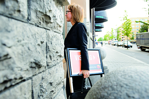 STOCKHOLM 20151002 M‰klaren Pia-Lotta Svensson pÂ FastighetsbyrÂn. Foto: Henrik Montgomery / TT / kod 10060