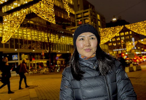 Ett extra lönepåslag skulle betyda mycket, säger Tserenkhuu Byambadorj, hotellstäderska med låg lön. Foto: Jonas Ekströmer