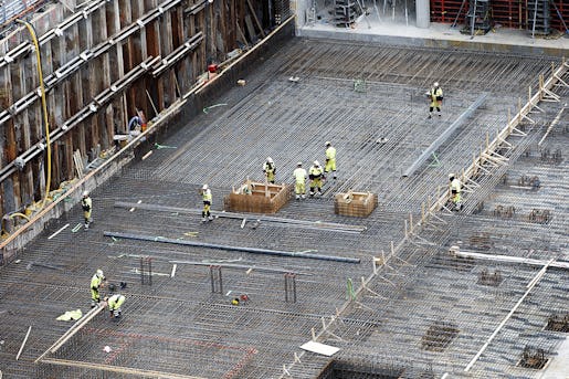 Oslo, Norway 20160426. Arbeidere i arbeid, Byggeplass. Bygg og anlegg. Anleggsplass og byggegrop for det nye Nasjonalmuseet p Vestbanetomta. Foto: Gorm Kallestad / NTB scanpix / TT / kod 20520