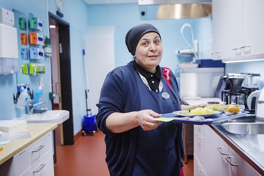 – Jätteskönt att ha ett större kök, säger Ayse Celik.