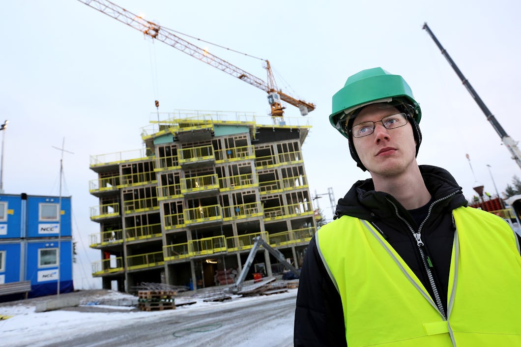 Sedan en tid tillbaka är David Aura tjänstledig och arbetar istället med att indormera elektrikerförbundets medlemmar i Gävleborg och Dalarna om ackordslistan. Foto: Tomas Nyberg