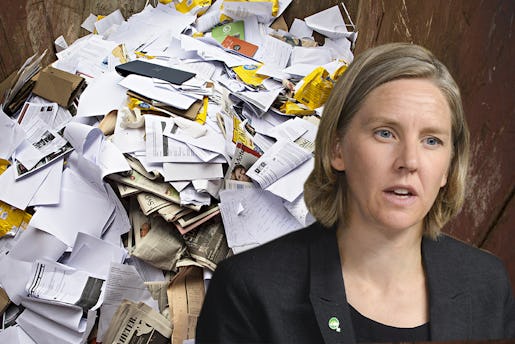 I den bransch som Pappers verkar i, där tidningspapper är en del, samlas redan nu över 90 procent av materialet in. Hundra procent av det insamlade tidningspappret återvinns, skriver Matts Jutterström och Conny Nilsson, Pappers i en debattartikel riktad till miljöminister Karolina Skog (MP). Foto: Martina Holmberg/TT