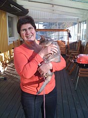 Ylva Thörn och katten Wendy.