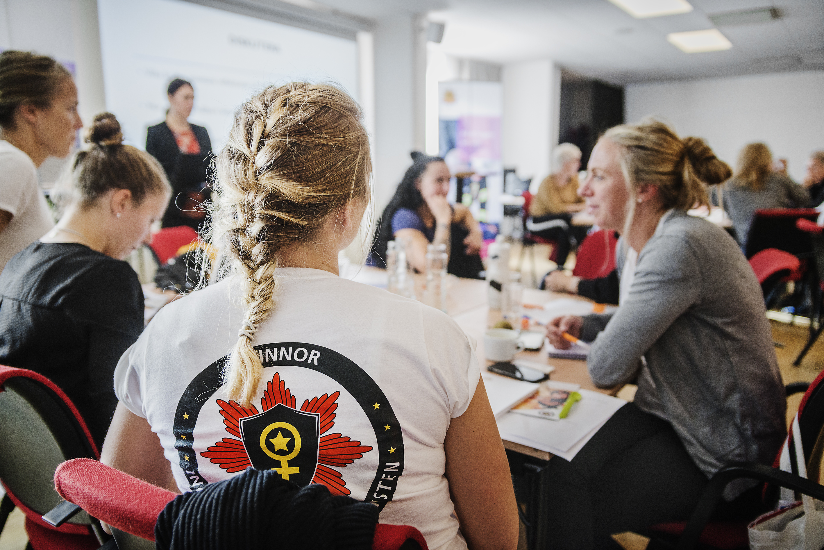 Kvinnliga brandmän.