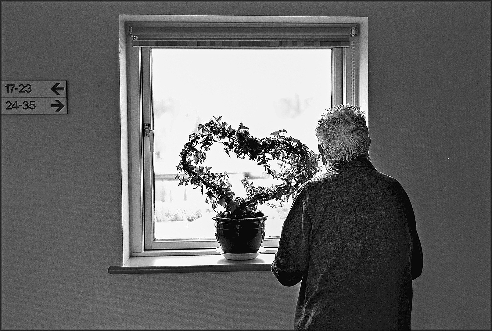 Äldre man som behöver hemtjänst (genrebild).