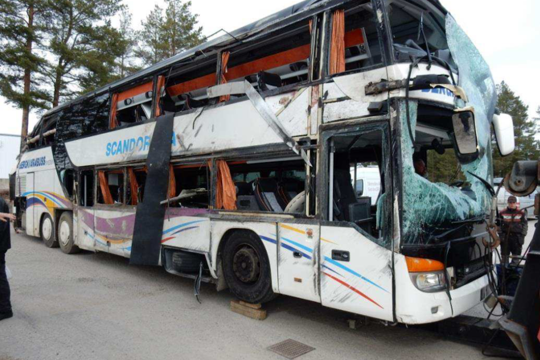 Den kraschade bussen. (Bild ur Polisens förundersökning.)