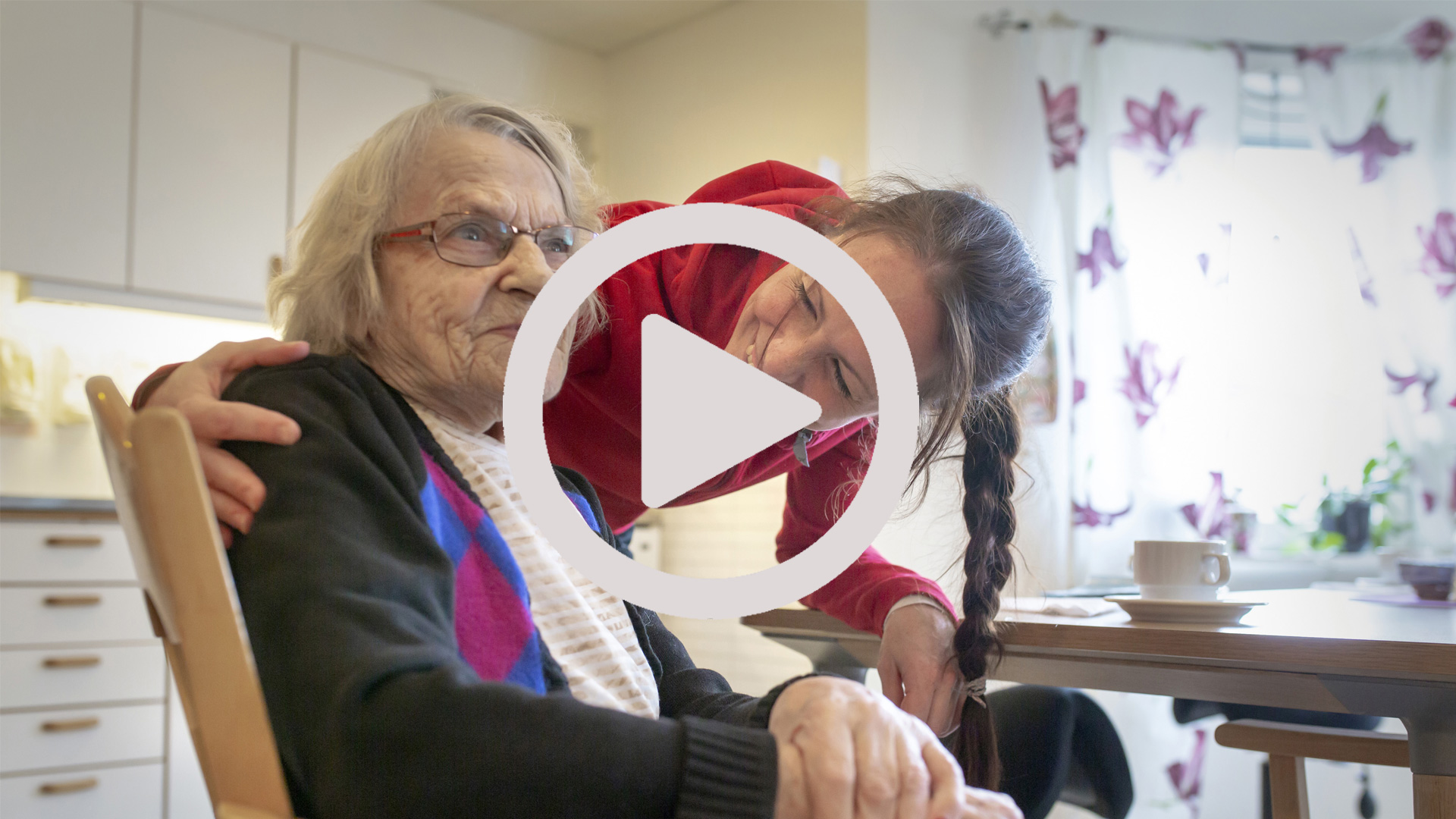 Ronja Asplund med Gertrud Hänfridsson.