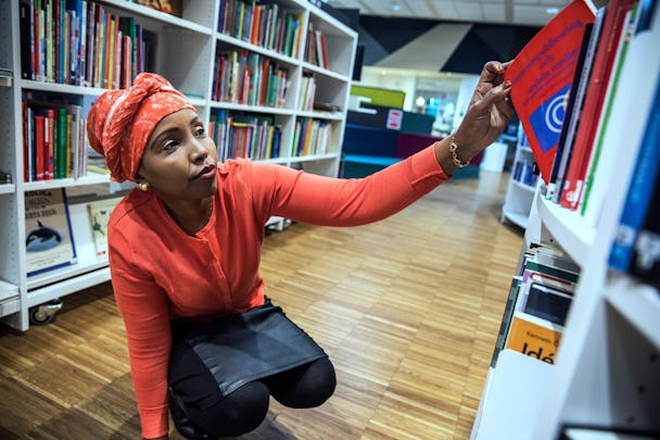 Ifrah-Degmo Mohamed tillbringar mycket tid på biblioteket i Kista.
