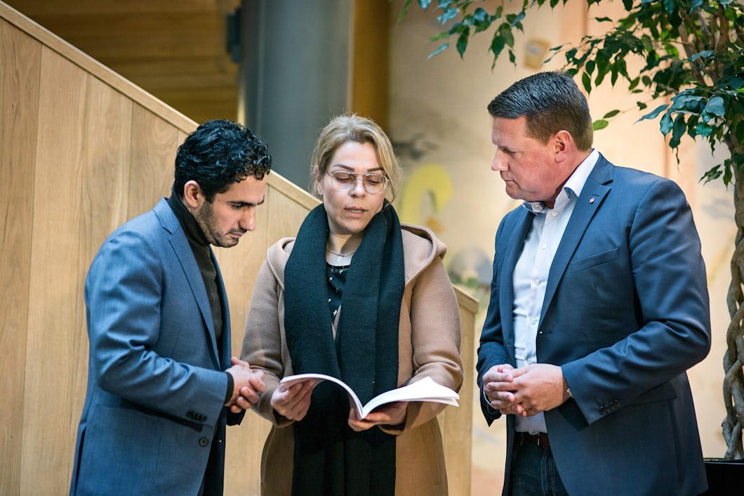 Ardalan Shekarabi (S), Selma Salimi och Tobias Baudin.