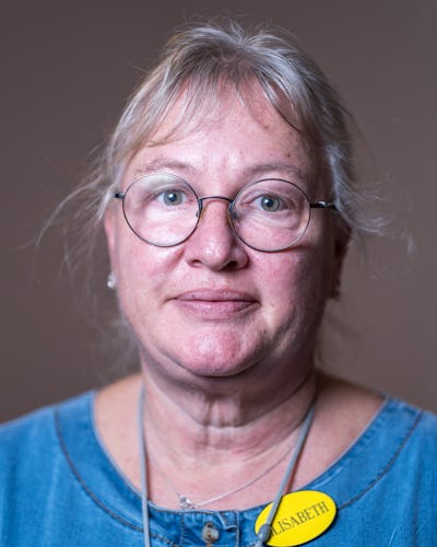 Elisabeth Blomgren, undersköterska.