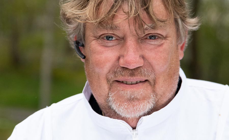 Dennis Cronlund, miljövärd på Botkyrkabyggen