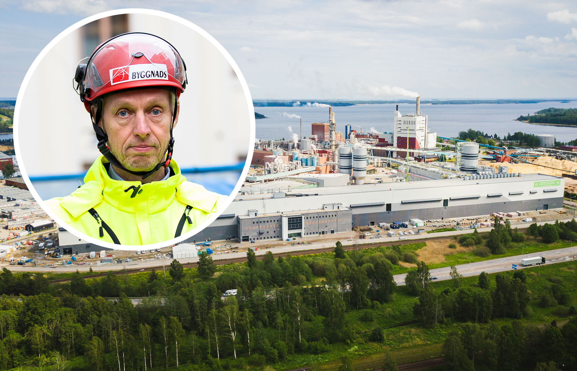 En överblicksbild på BillerudKorsnäs anläggning i Grums, med ett porträttfoto av Torbjörn Hagelin monterat ovanpå.