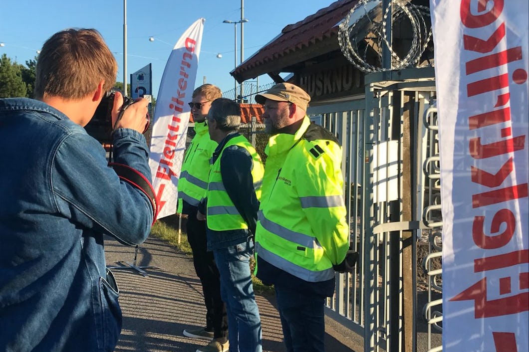 Strejkvakter vid Elektrikernas blockad i Göteborg.