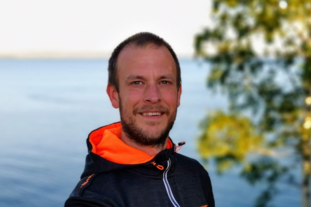 Peter Lidström utomhus