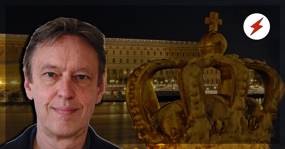 Ett foto på Mats Wingborg mont erat över en bild på det kungliga slottet i stockholm, med en kron-dekoration på ett broräcke i förgrunden.