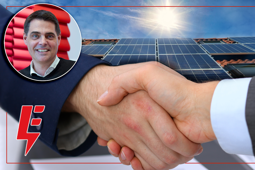 En bild på Mikael Pettersson monterad över två händer som skakar hand över en bakgrund av solpaneler och en solig himmel. Loggorna för Elektrikerna och Installatörsföretagen är monterade över bilden.