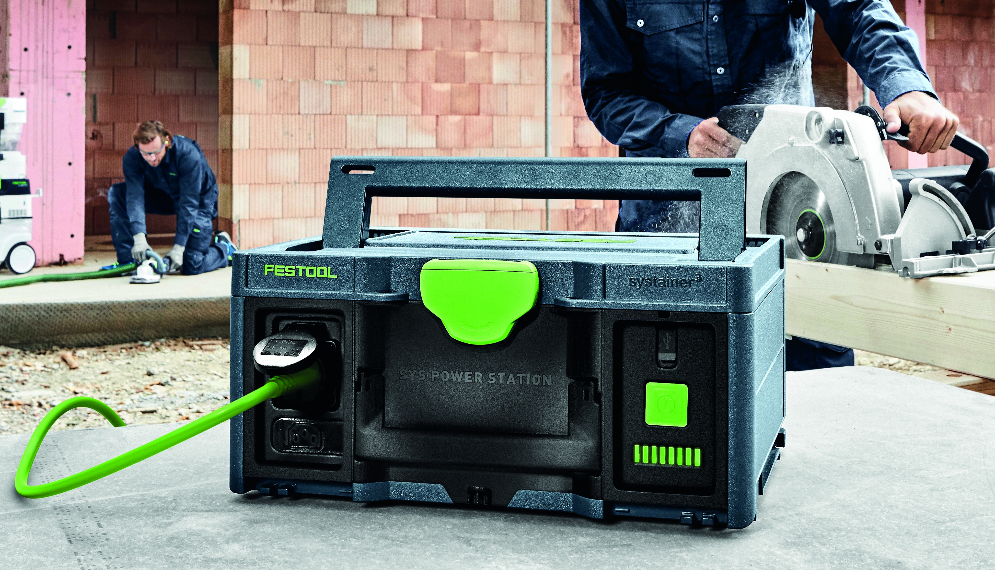 En svart låda som är en power-station