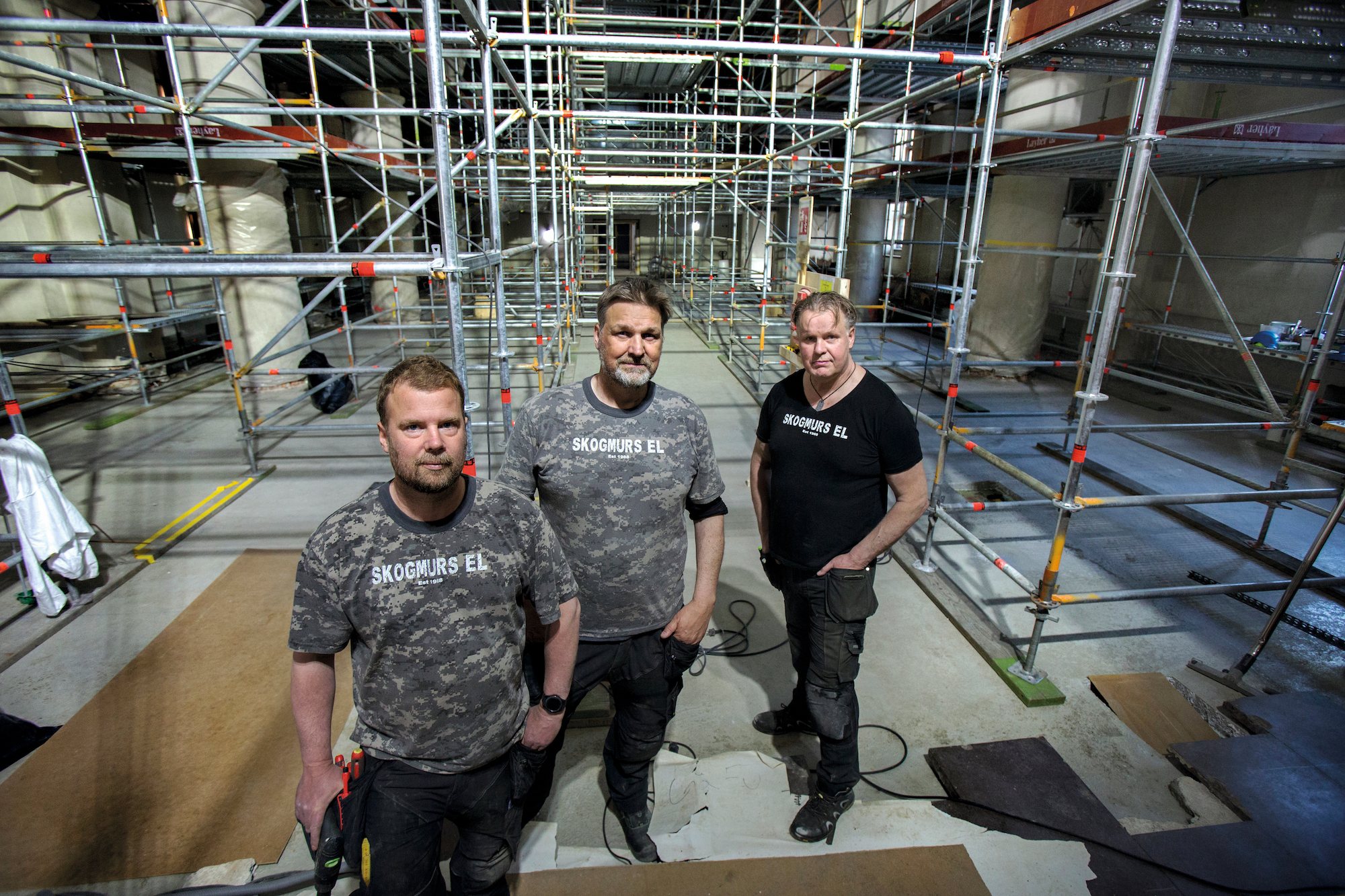 Klas Kristensson, Frank Gåsberg och Tony Nordström på arbetsplatsen