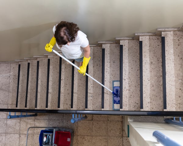 Aleks Pettifer yalangoch Rus jinsiy aloqa sanatkori