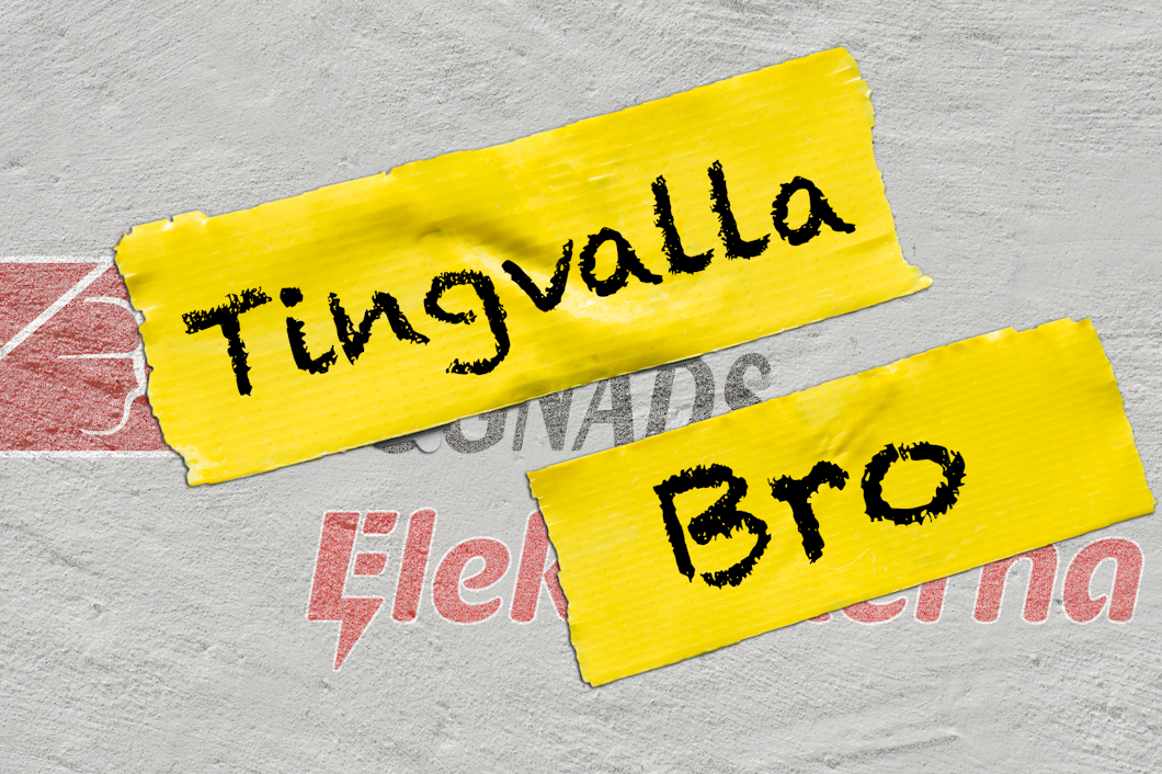 Elektrikernas och Byggnads loggor övertejpade med gul tejp som det står "Tingvalla Bro" på.