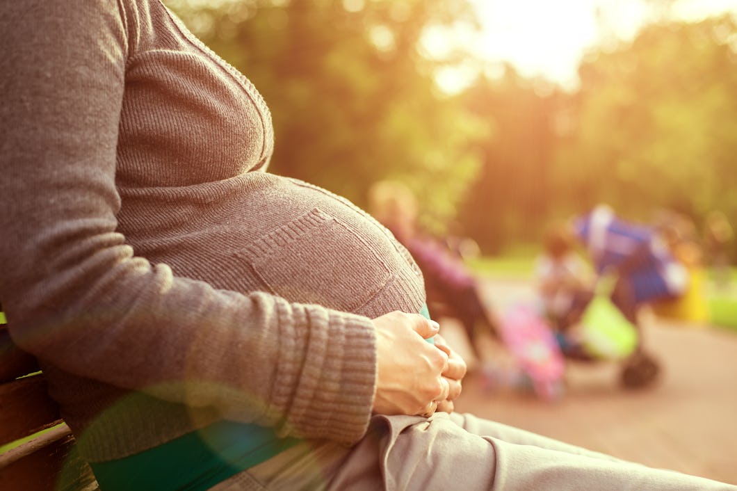 Gravid kvinna (genrebild).