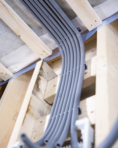 Elektroskutts Klicks: Svantes nya uppfinning klamrar rören prydligt ...